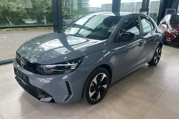 Grå Opel Corsa-e fra 2023 set udefra