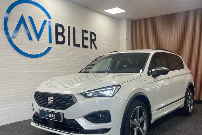 Hvid Seat Tarraco fra 2021 set udefra