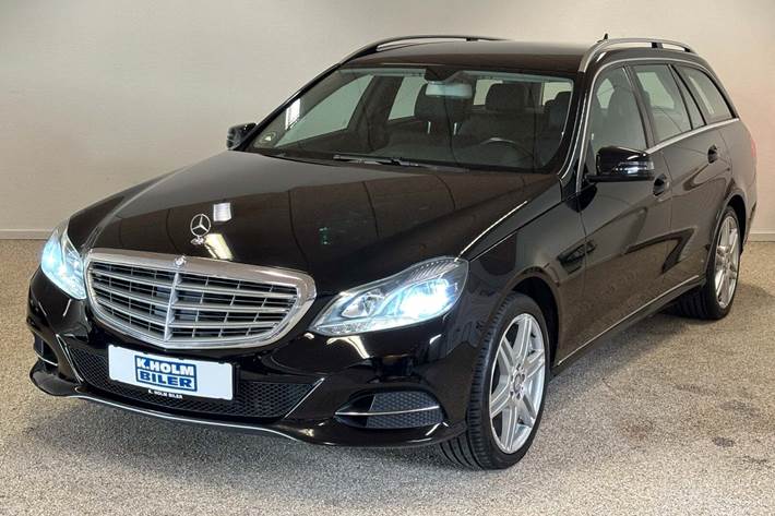 Sort Mercedes E200 fra 2014 set udefra