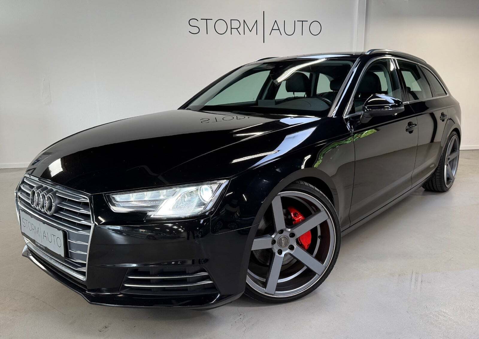 Sort Audi A4 fra 2018 set udefra