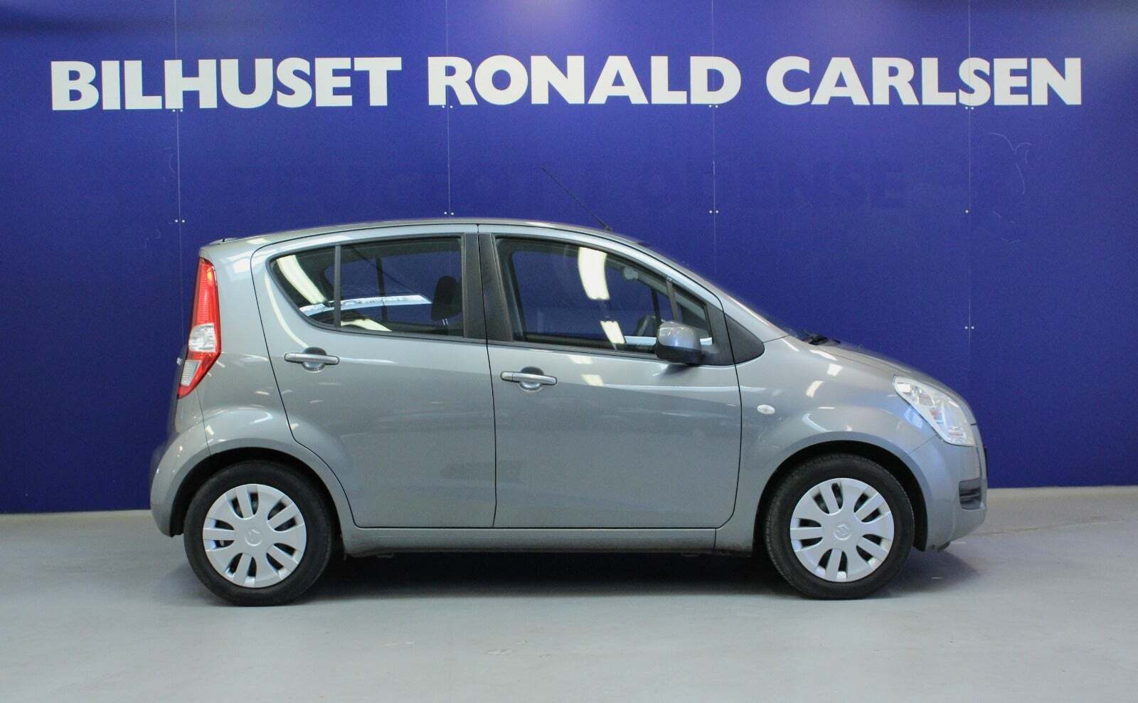 Grå Suzuki Splash fra 2008