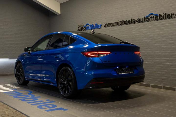 Blå Skoda Enyaq fra 2023