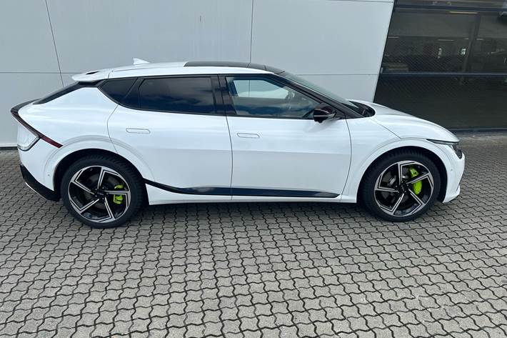 Hvid Kia EV6 fra 2024