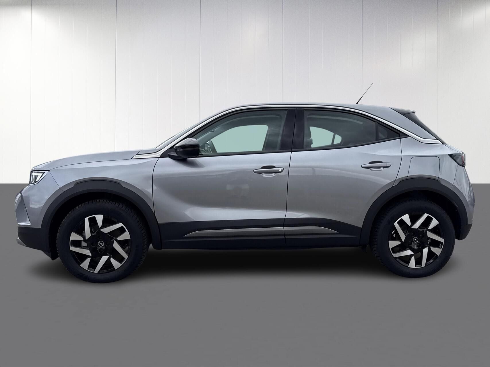 Grå Opel Mokka-e fra 2023