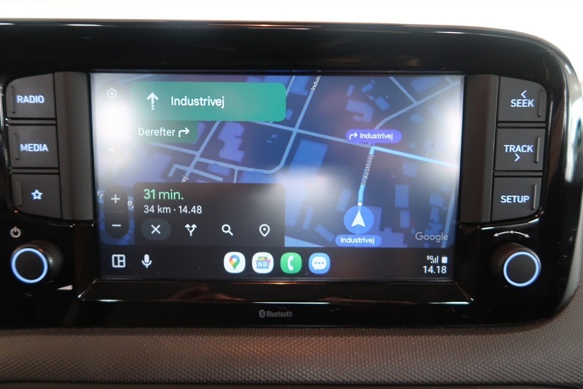 Rød Hyundai i10 fra 2021