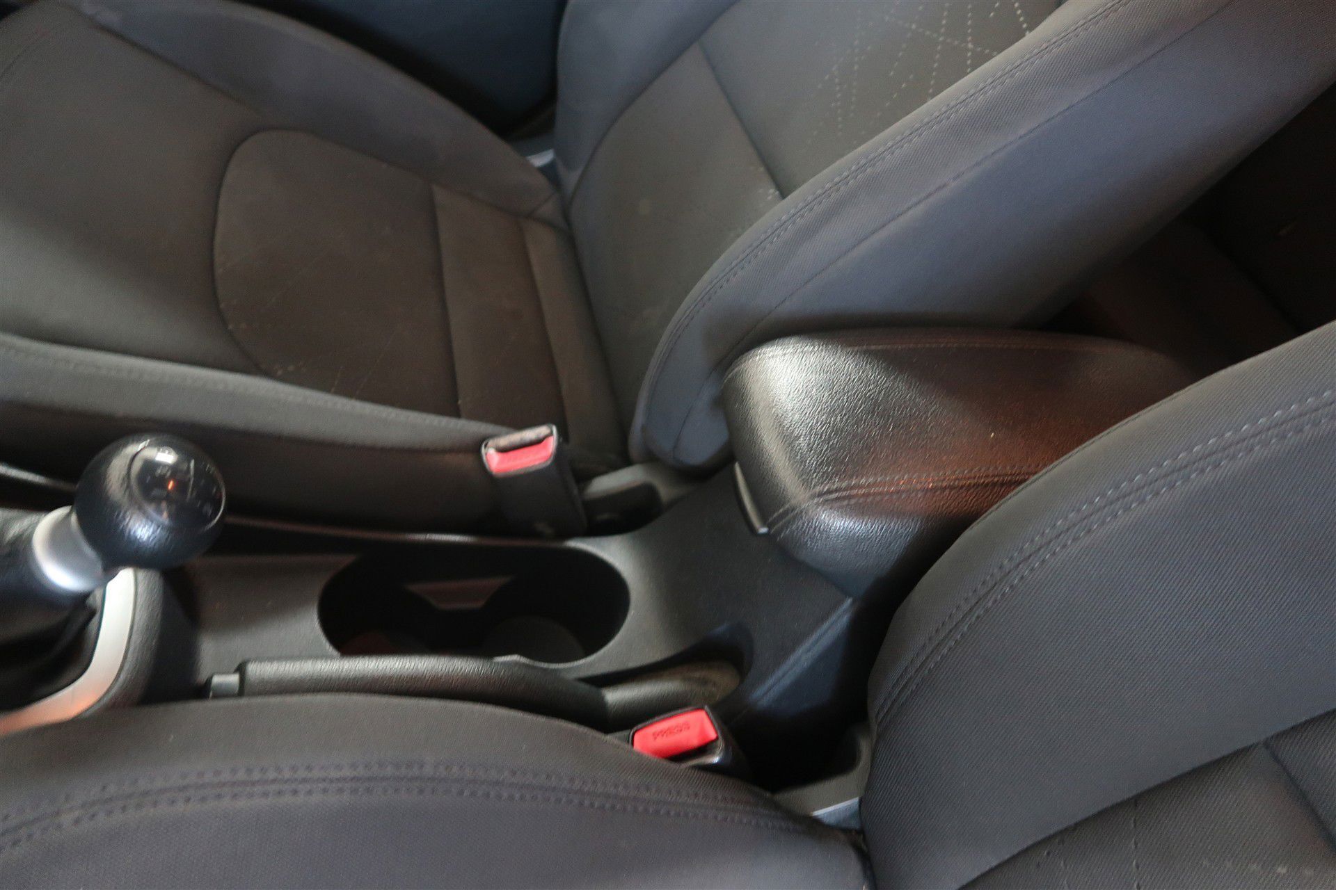 Rød Kia Rio fra 2014