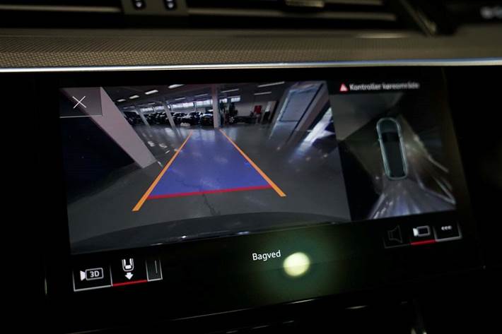 Grå Audi e-tron fra 2022