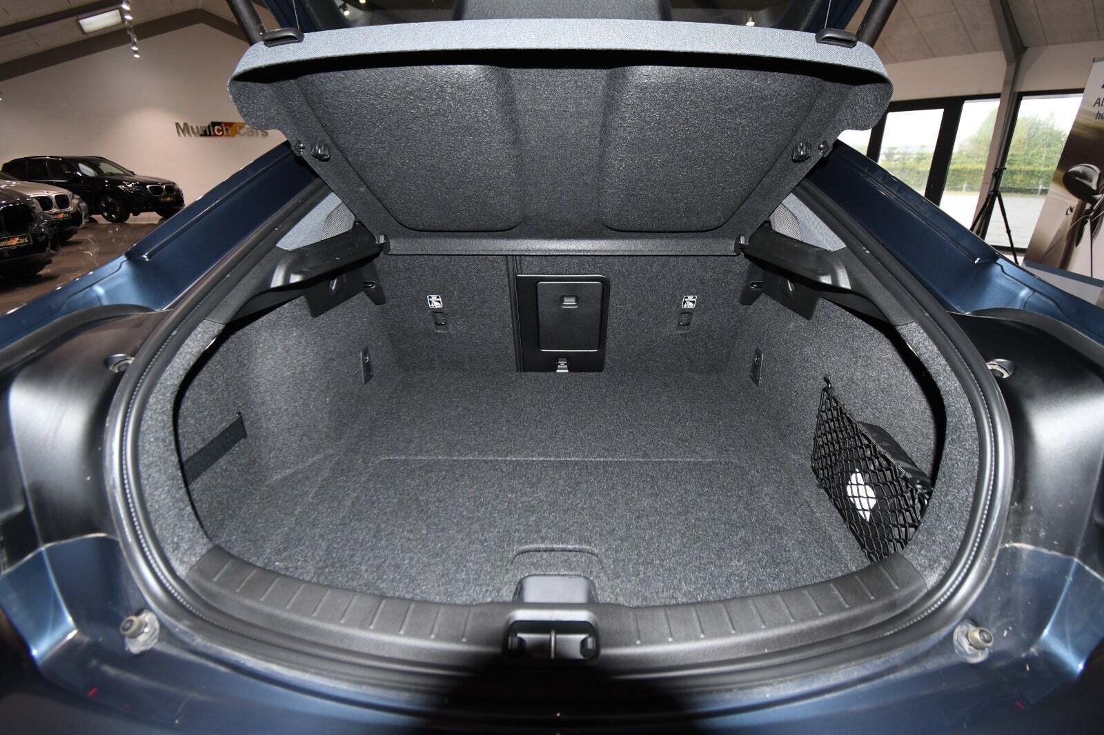 Blå Polestar 2 fra 2023