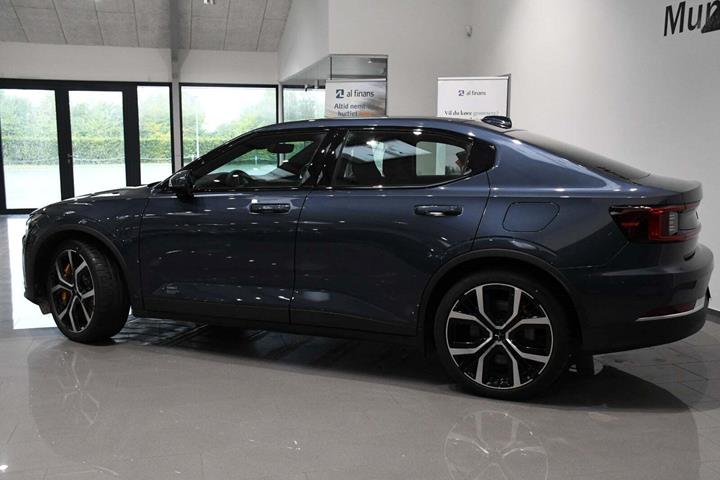Gul Polestar 2 fra 2023