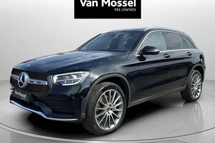 Sort Mercedes GLC300 de fra 2021 set udefra