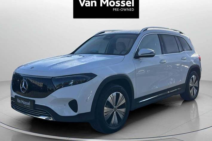 Hvid Mercedes EQB300 fra 2025 set udefra