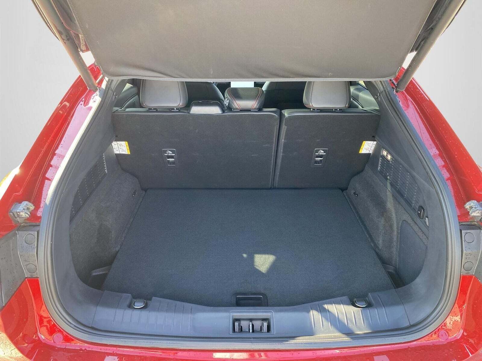 Rød Ford Mustang Mach-E fra 2023