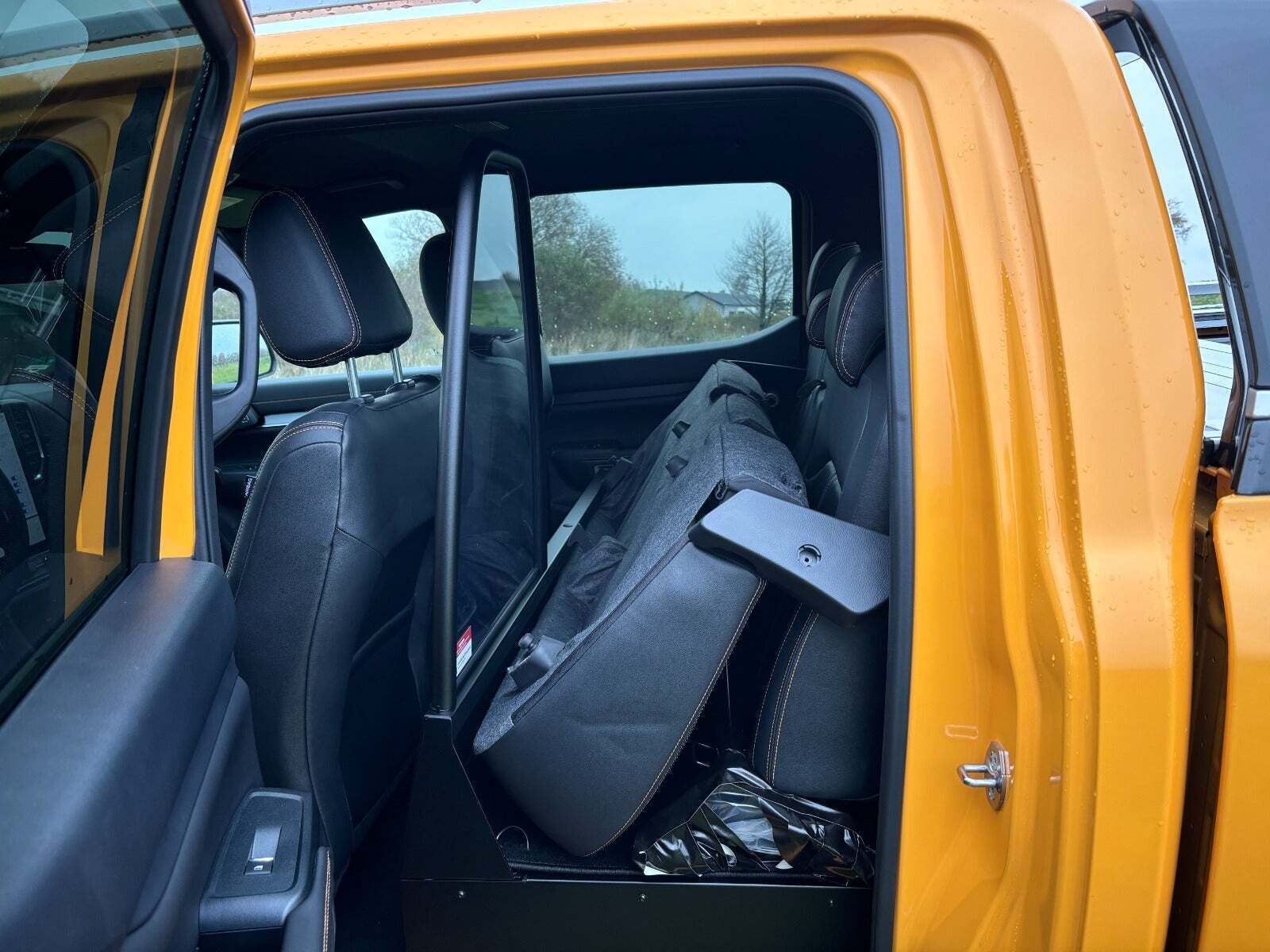 Orange Ford Ranger fra 2023