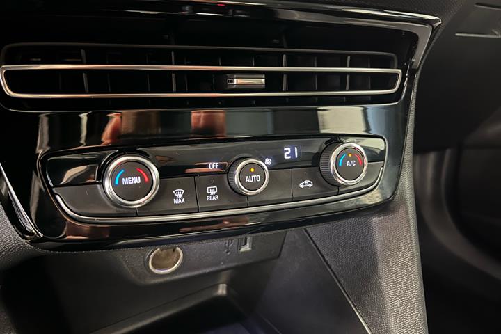 Grå Opel Mokka-e fra 2022