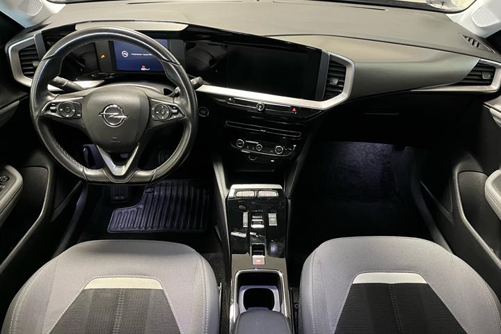 Grå Opel Mokka-e fra 2022