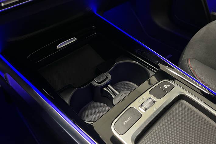 Hvid Mercedes EQB 250+ fra 2024