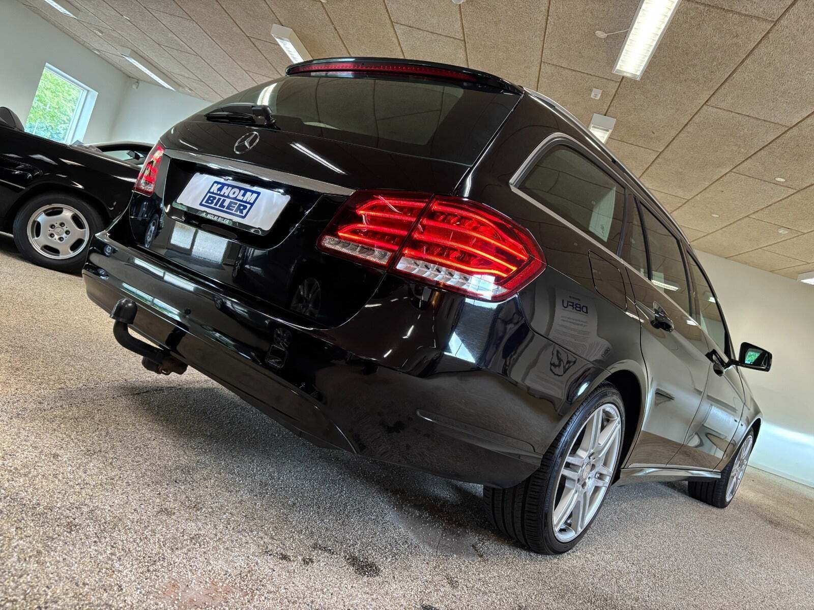 Sort Mercedes E200 fra 2014