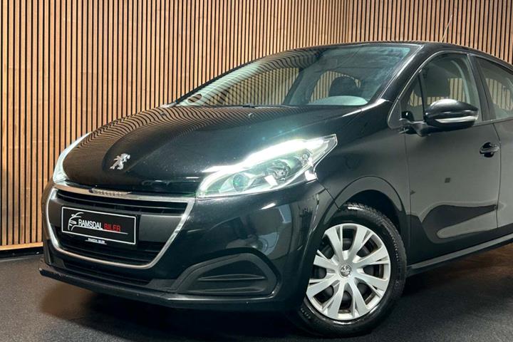 Sort Peugeot 208 fra 2015