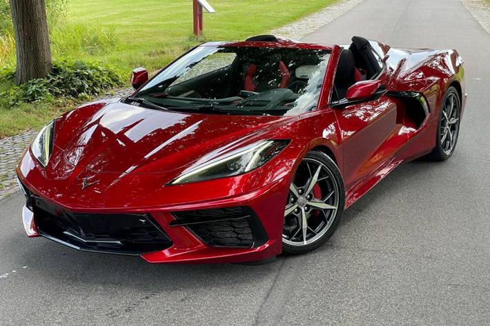 Rød Chevrolet Corvette fra 2021