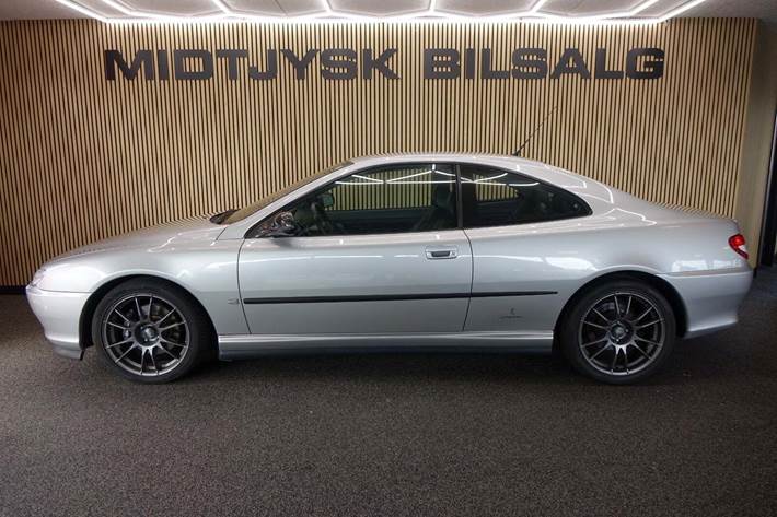Sølv Peugeot 406 fra 2003