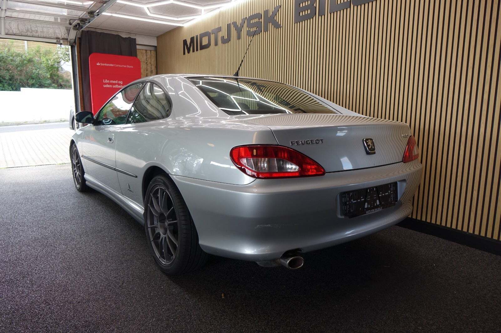 Sølv Peugeot 406 fra 2003