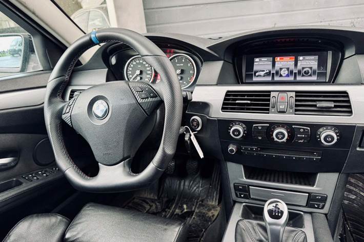 undefined BMW 523i fra 2007 set indefra