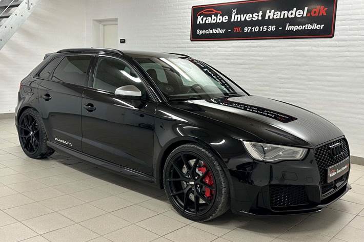 Sort Audi RS3 fra 2015 set udefra