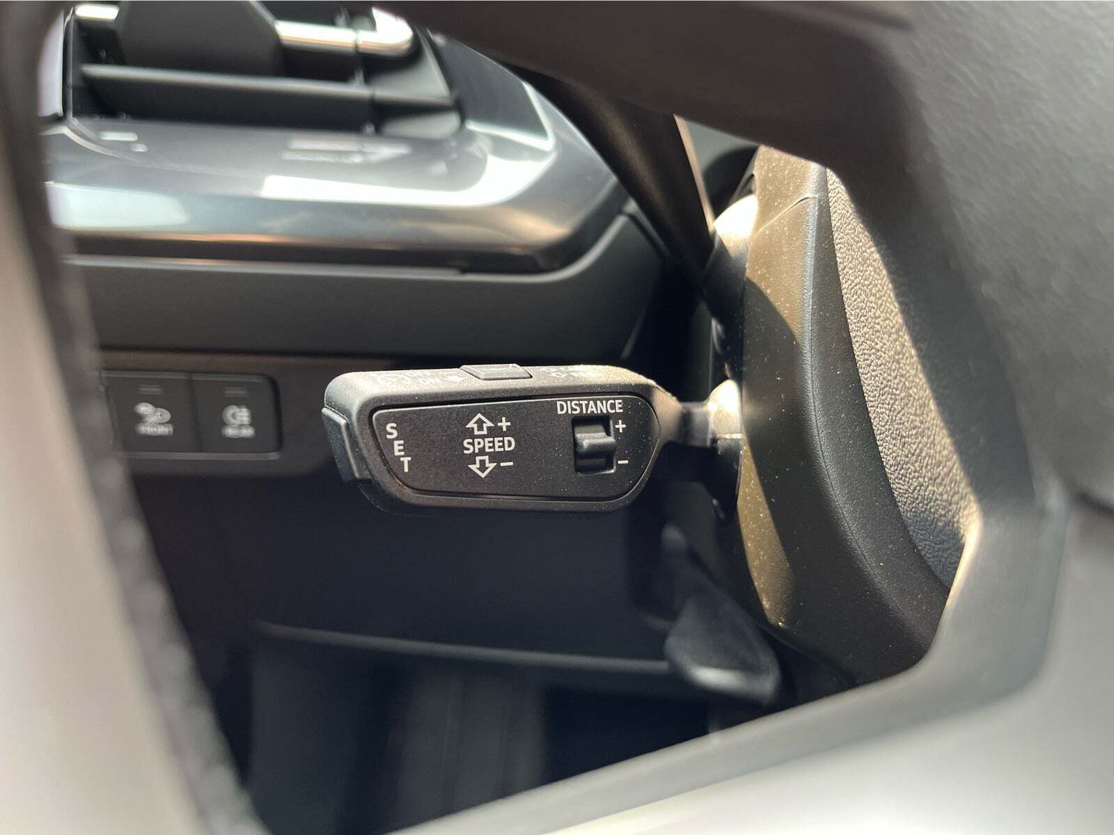 Hvid Audi Q4 e-tron fra 2024