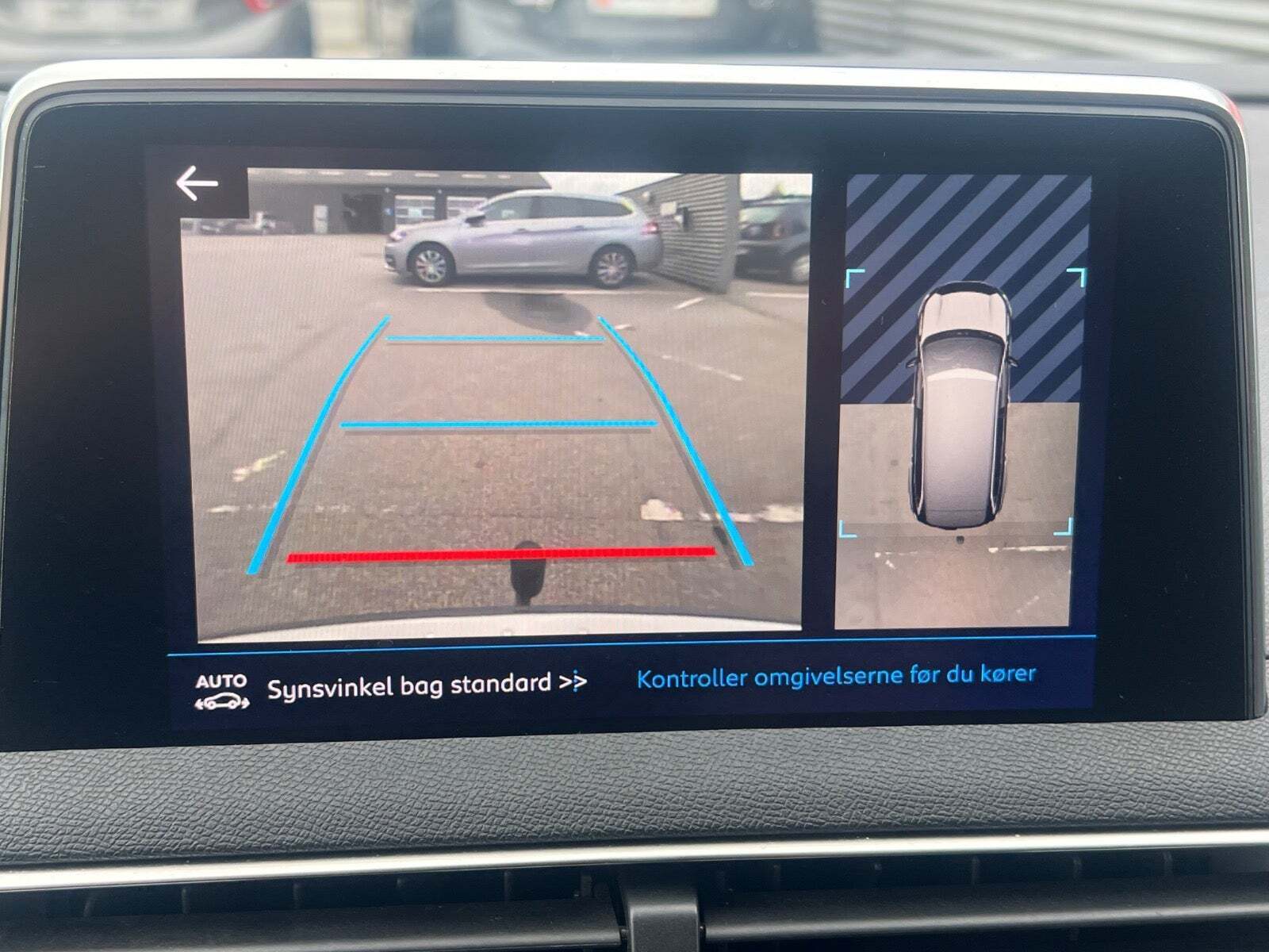 Grå Peugeot 5008 fra 2018