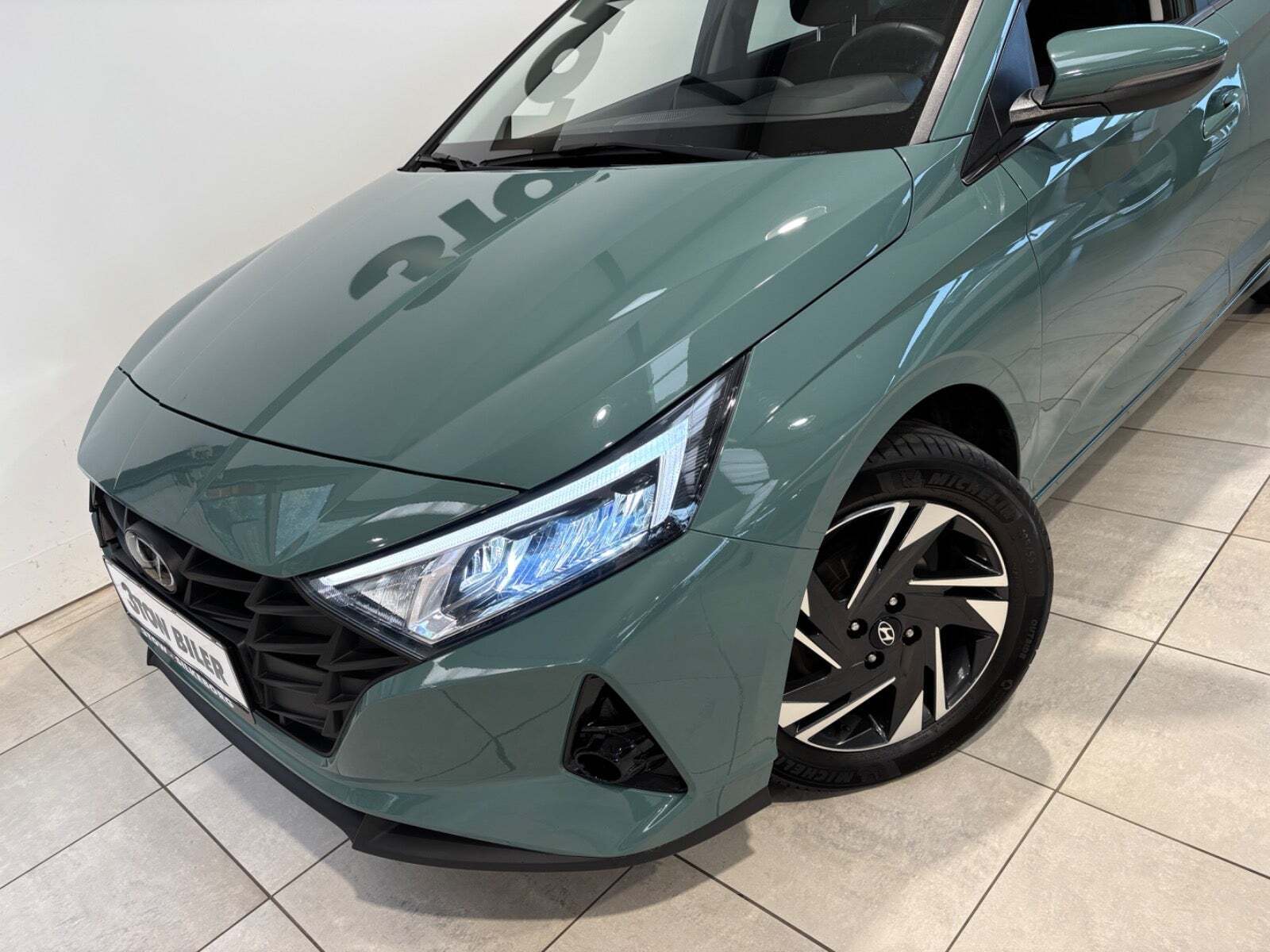 Grøn Hyundai i20 fra 2023