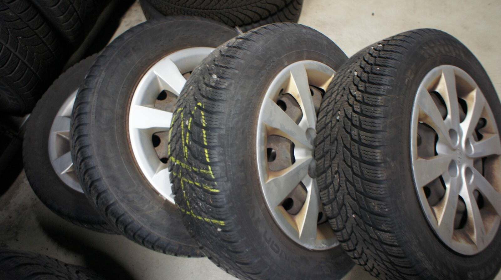 Rød Kia Rio fra 2012