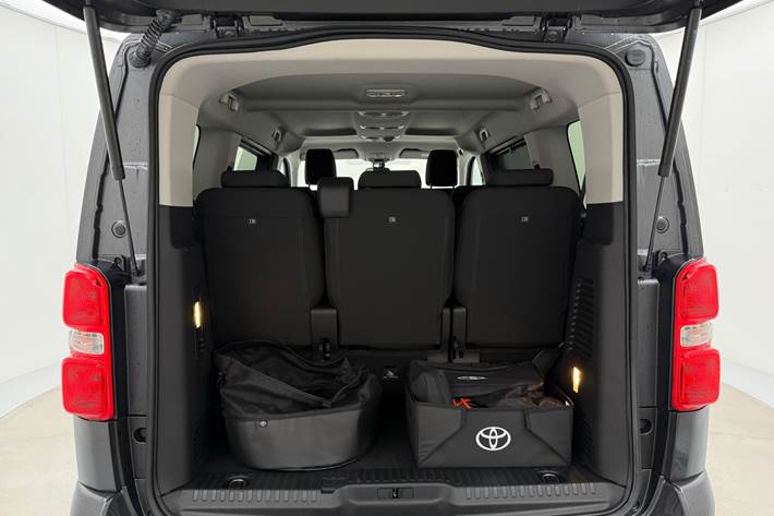 Grå Toyota Proace Verso Electric fra 2025