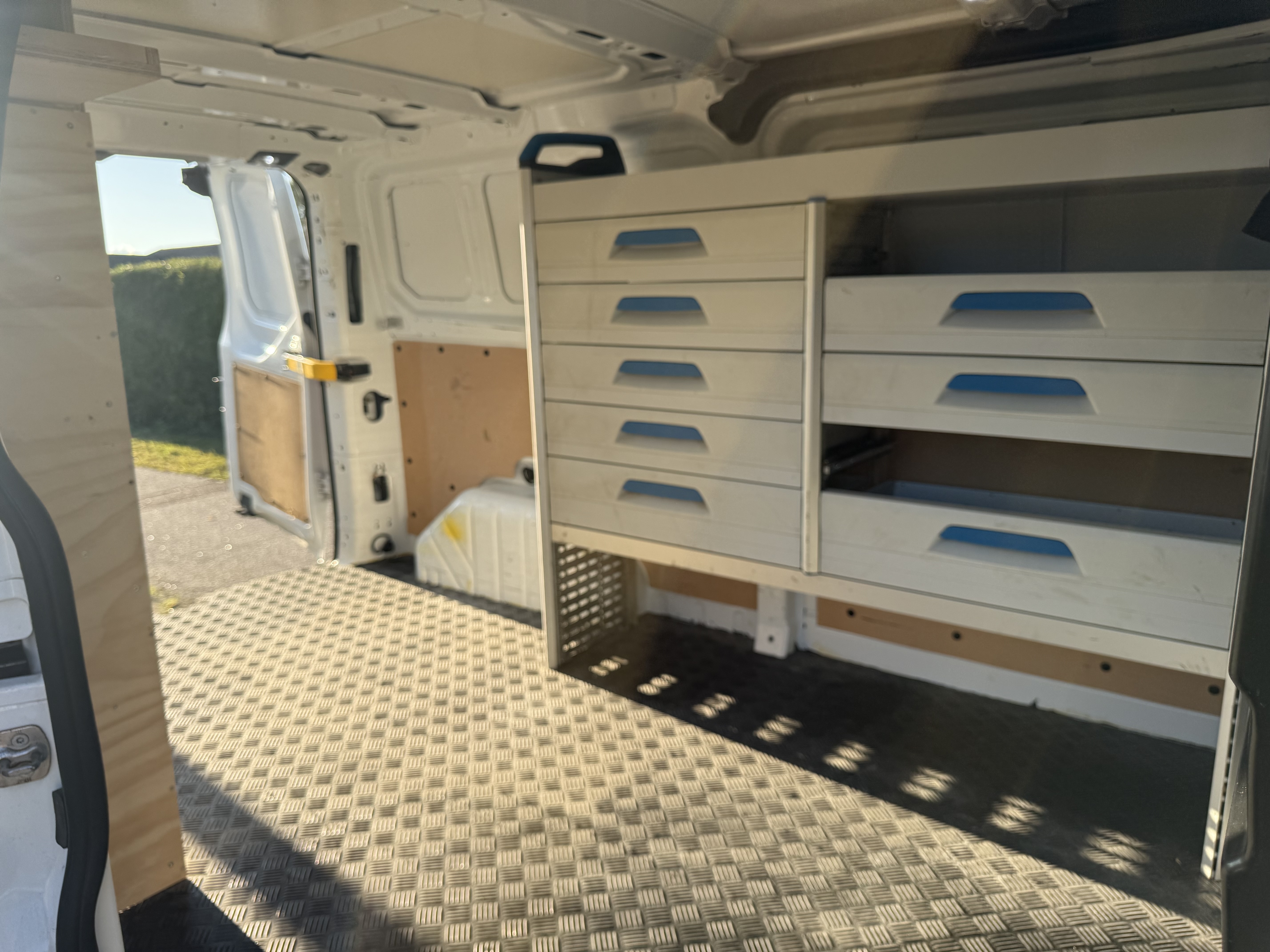Hvid Ford Transit Custom Van fra 2020