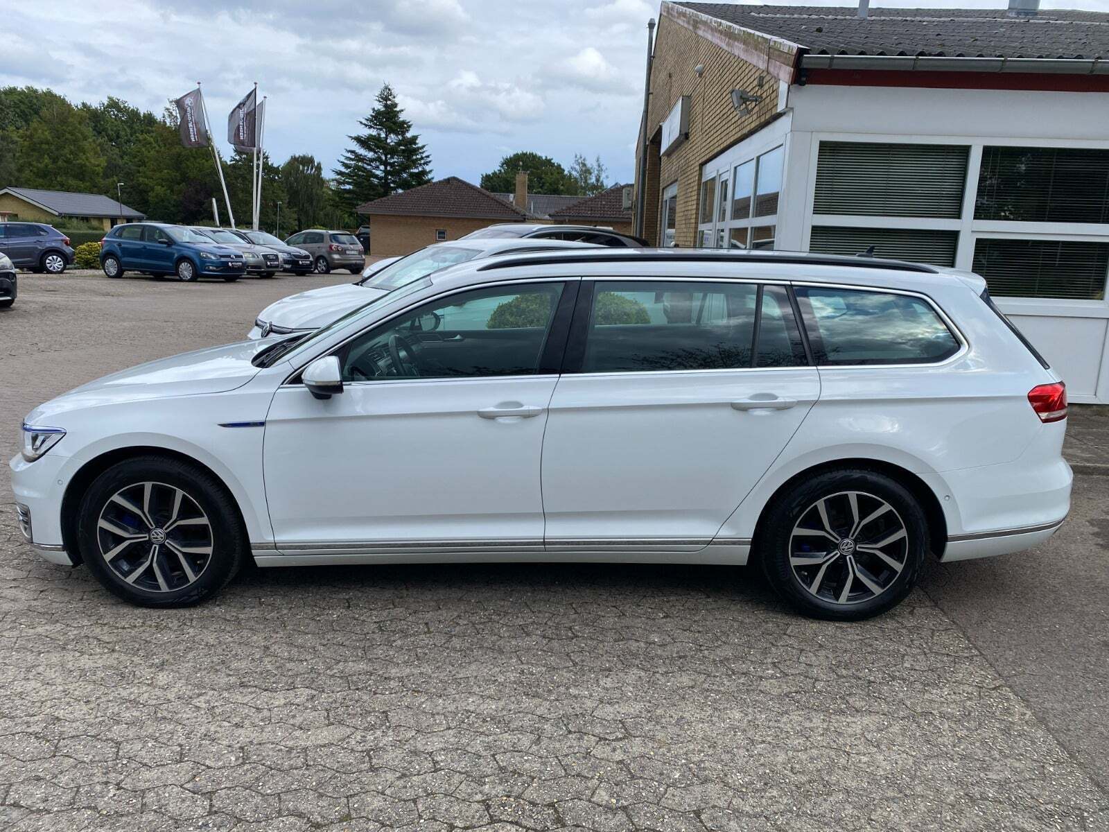 Hvid VW Passat fra 2017