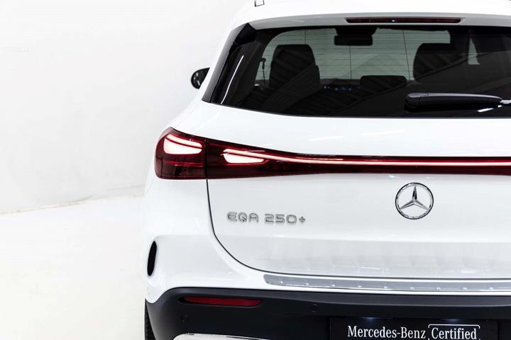 Hvid Mercedes EQA250+ fra 2025