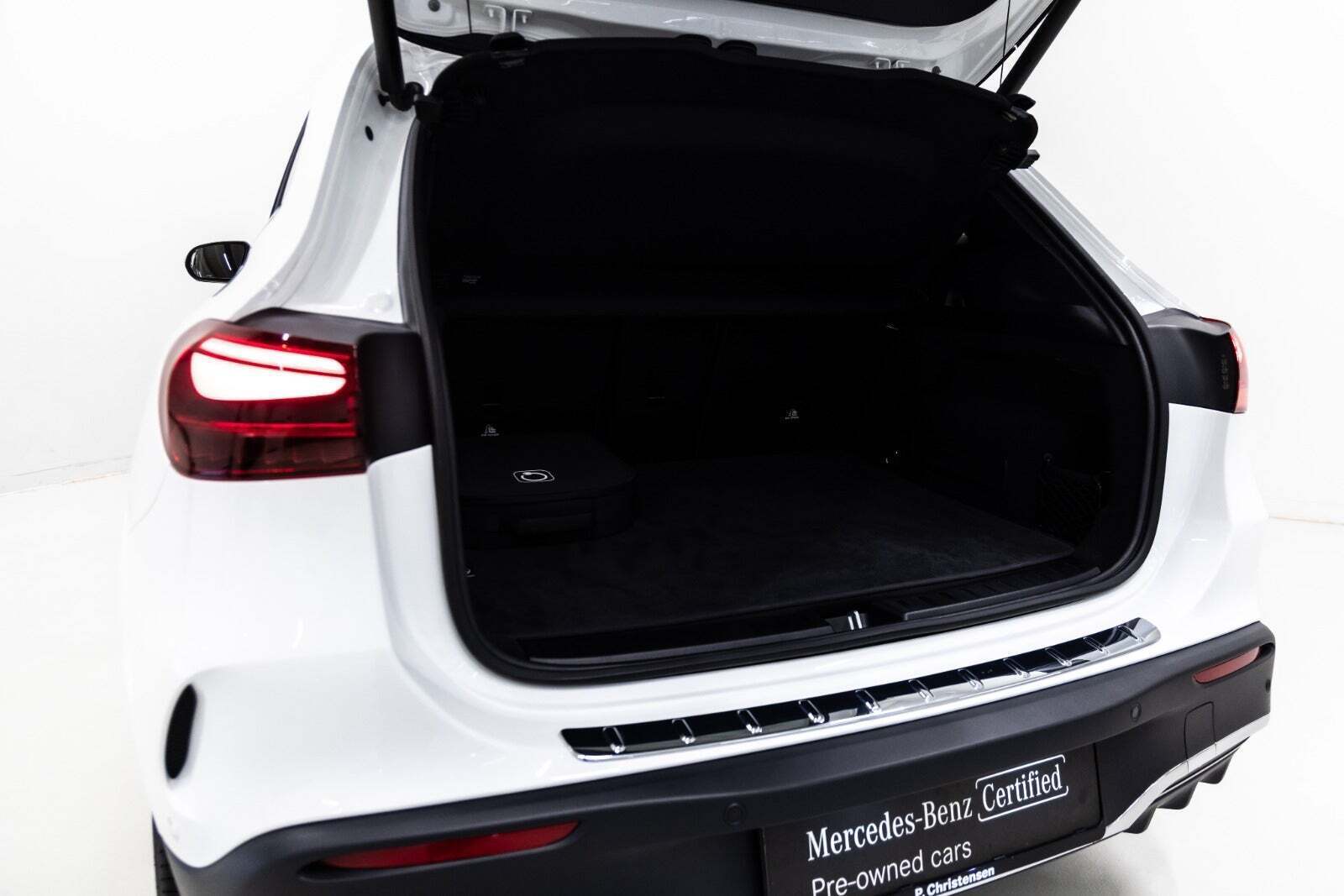 Hvid Mercedes EQA250+ fra 2025