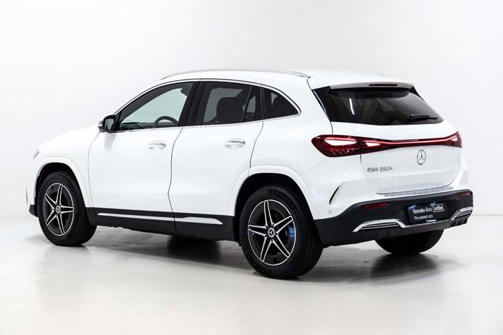 Hvid Mercedes EQA250+ fra 2025