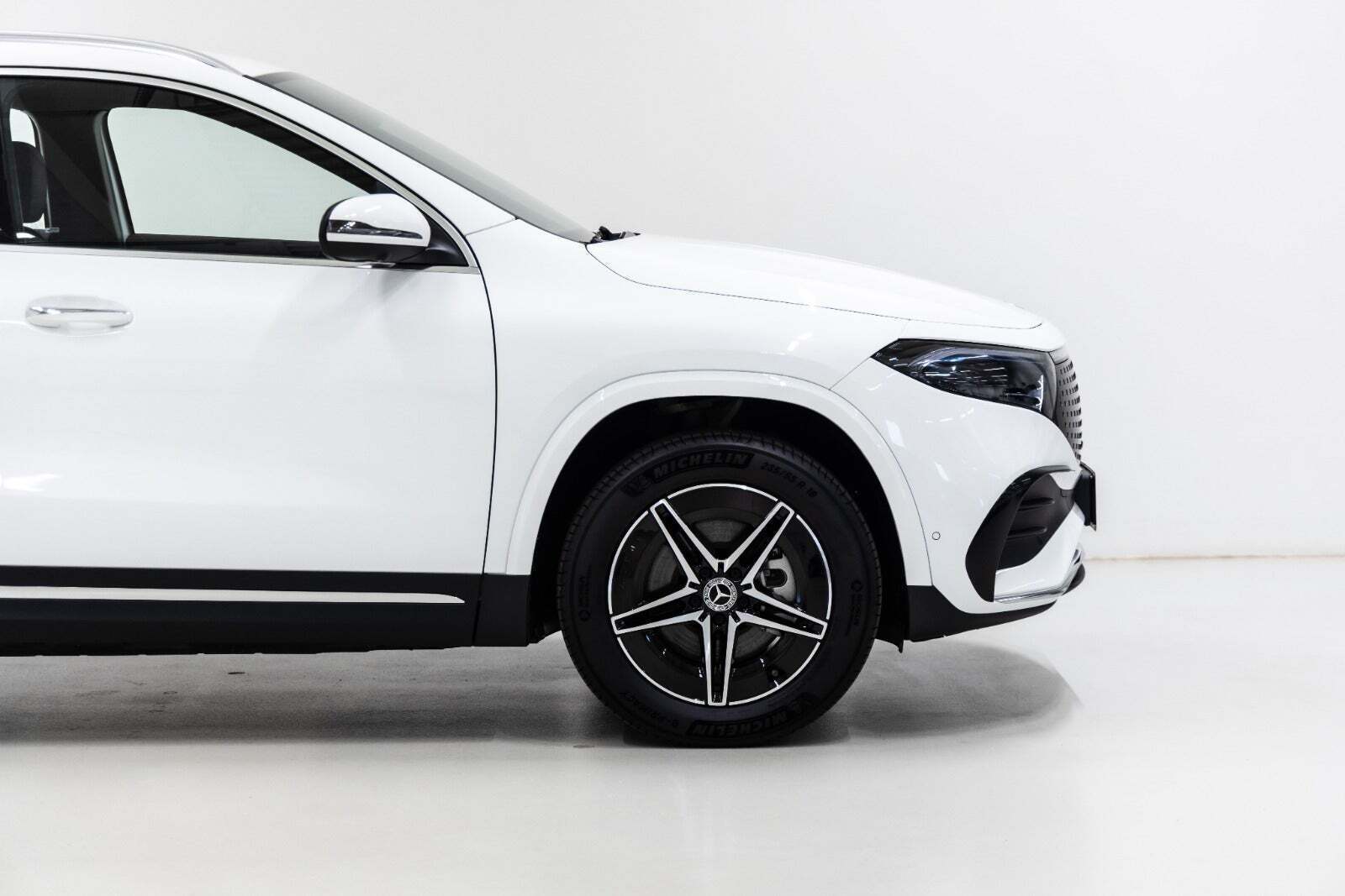 Hvid Mercedes EQA250+ fra 2025
