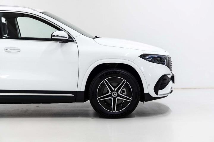 Hvid Mercedes EQA250+ fra 2025