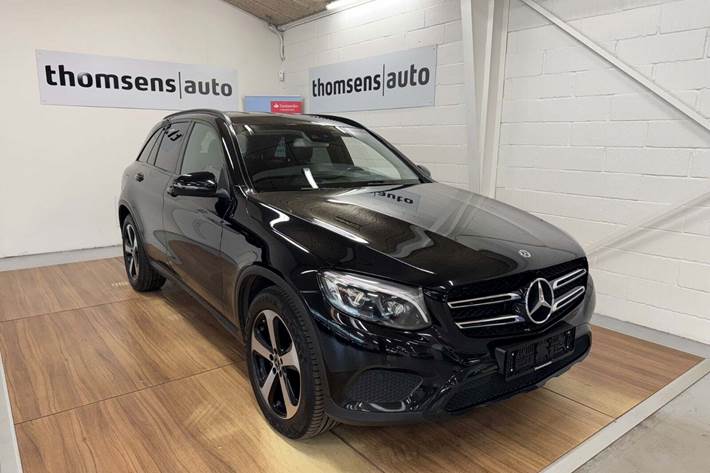 Sort Mercedes GLC220 d fra 2018 set udefra