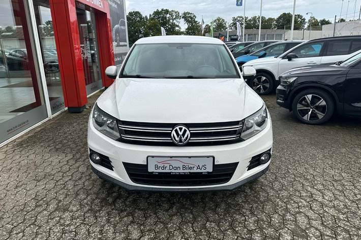 Hvid VW Tiguan fra 2013