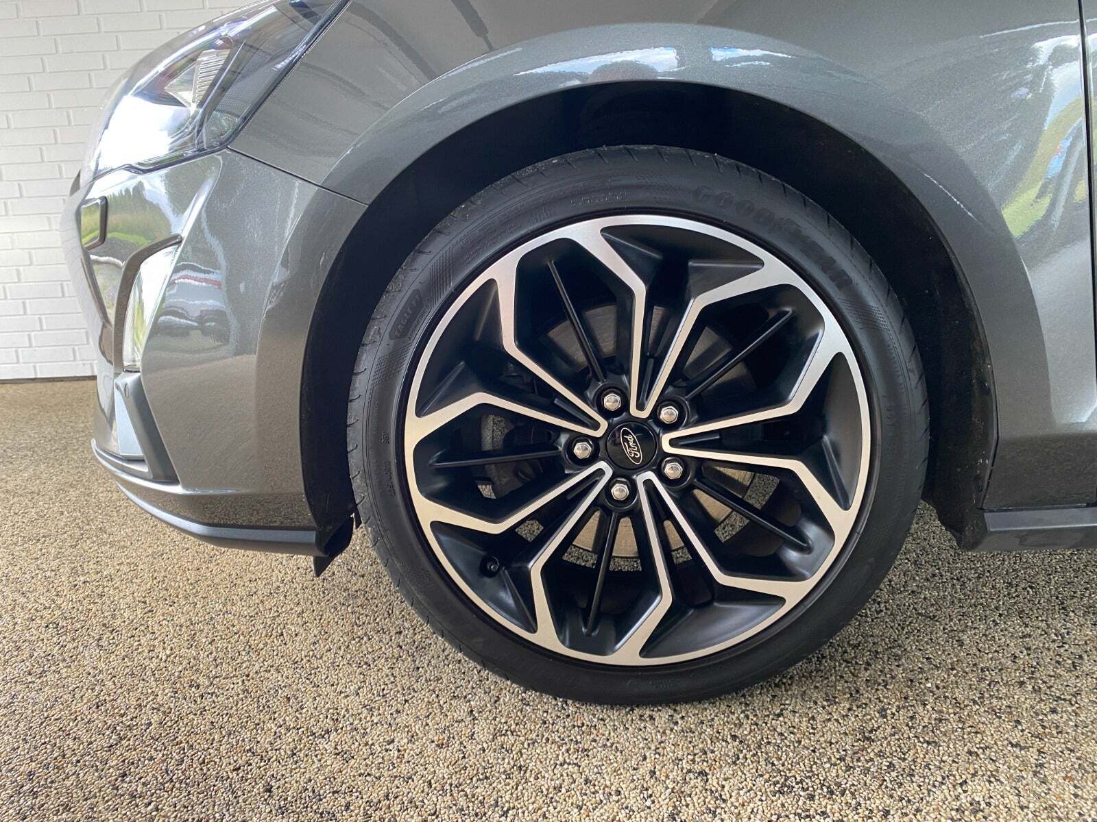 Grå Ford Focus fra 2020