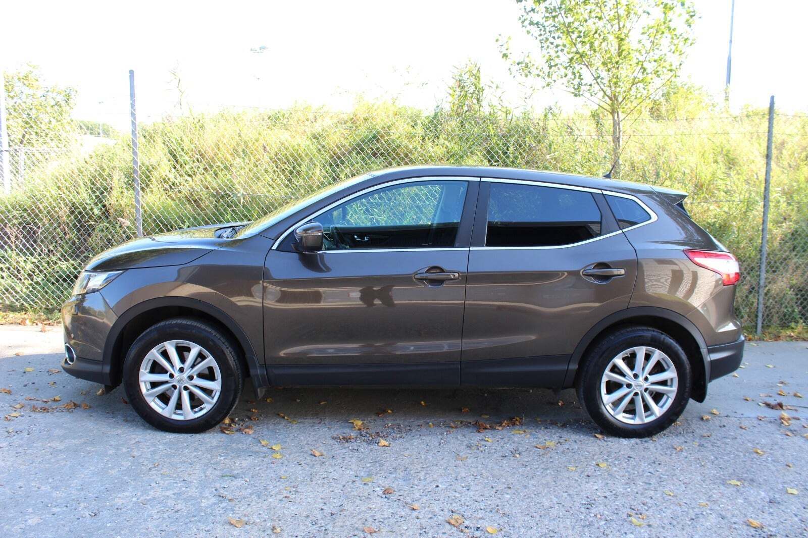 Bronze Nissan Qashqai fra 2014