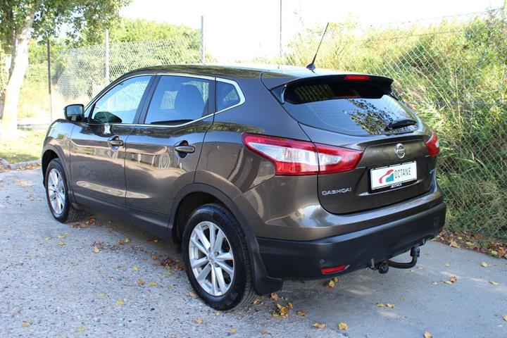 Bronze Nissan Qashqai fra 2014