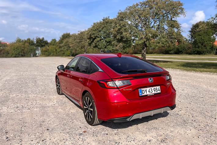 Rød Honda Civic fra 2024