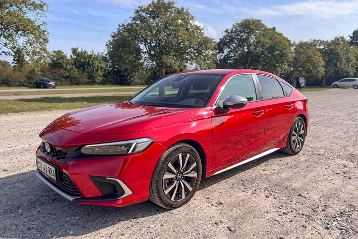 Rød Honda Civic fra 2024