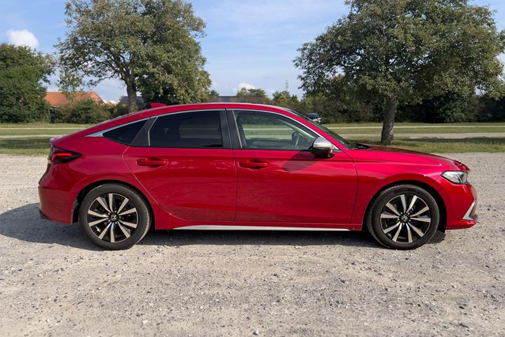 Rød Honda Civic fra 2024