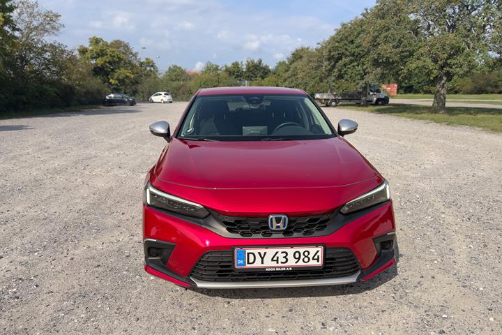 Rød Honda Civic fra 2024