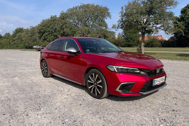 Rød Honda Civic fra 2024