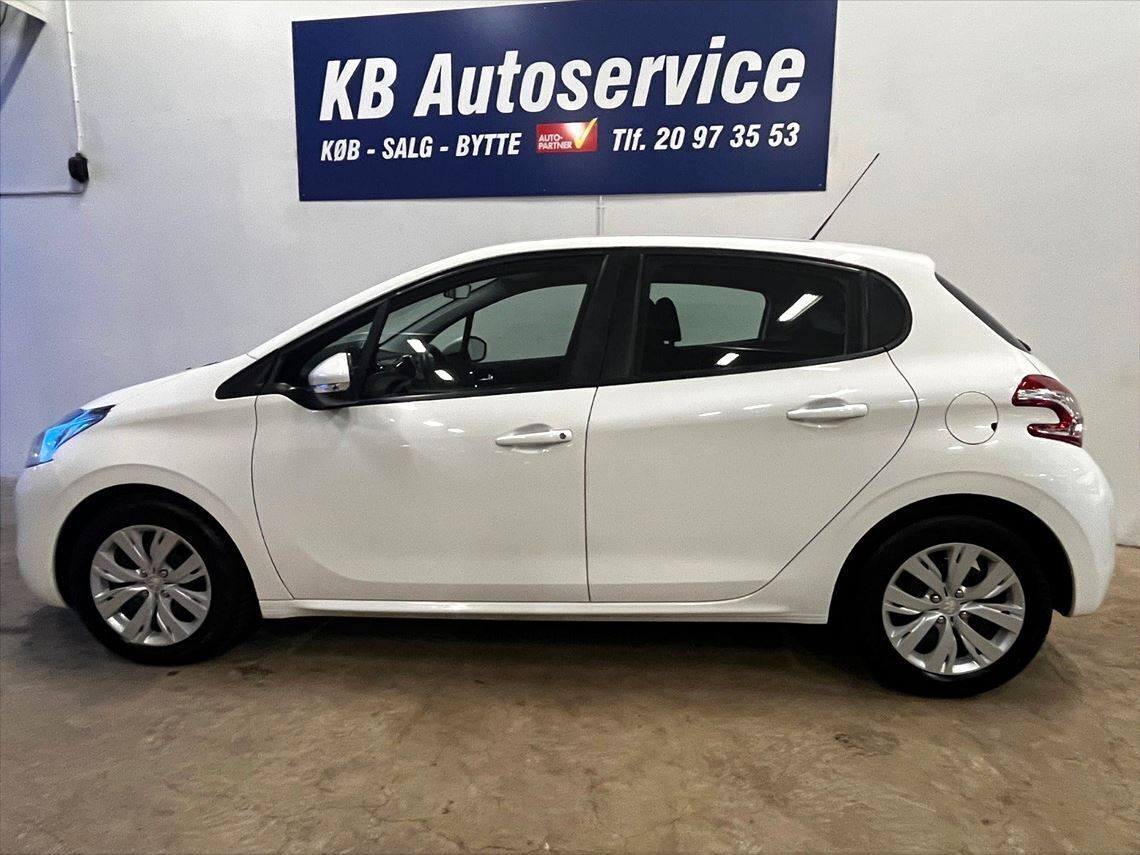 Hvid Peugeot 208 fra 2012